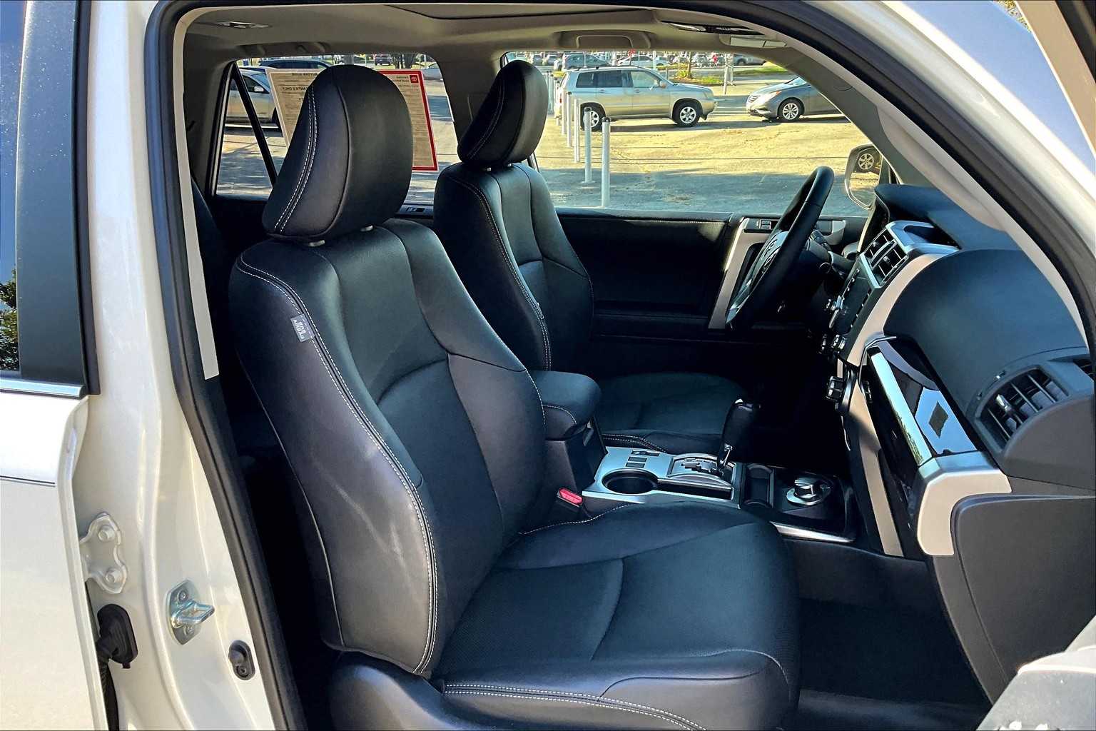 2023 Toyota 4Runner Limited photo 8