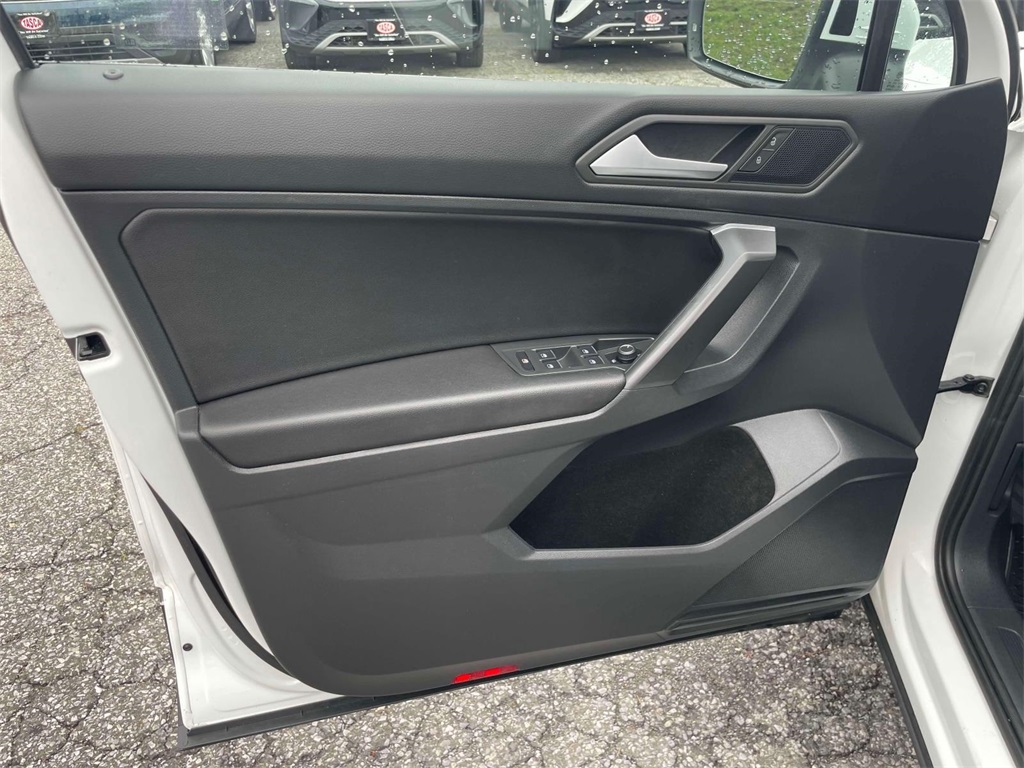 2021 Volkswagen Tiguan SE photo 15