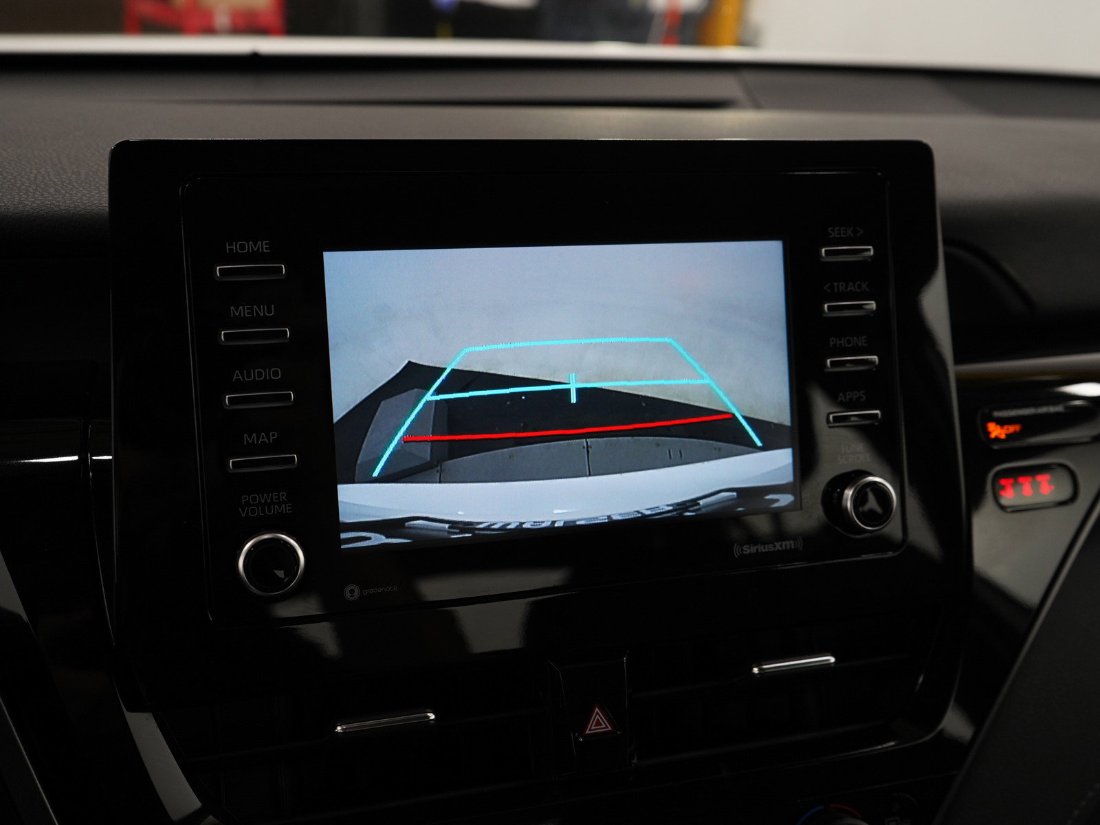 2024 Toyota Camry SE photo 18