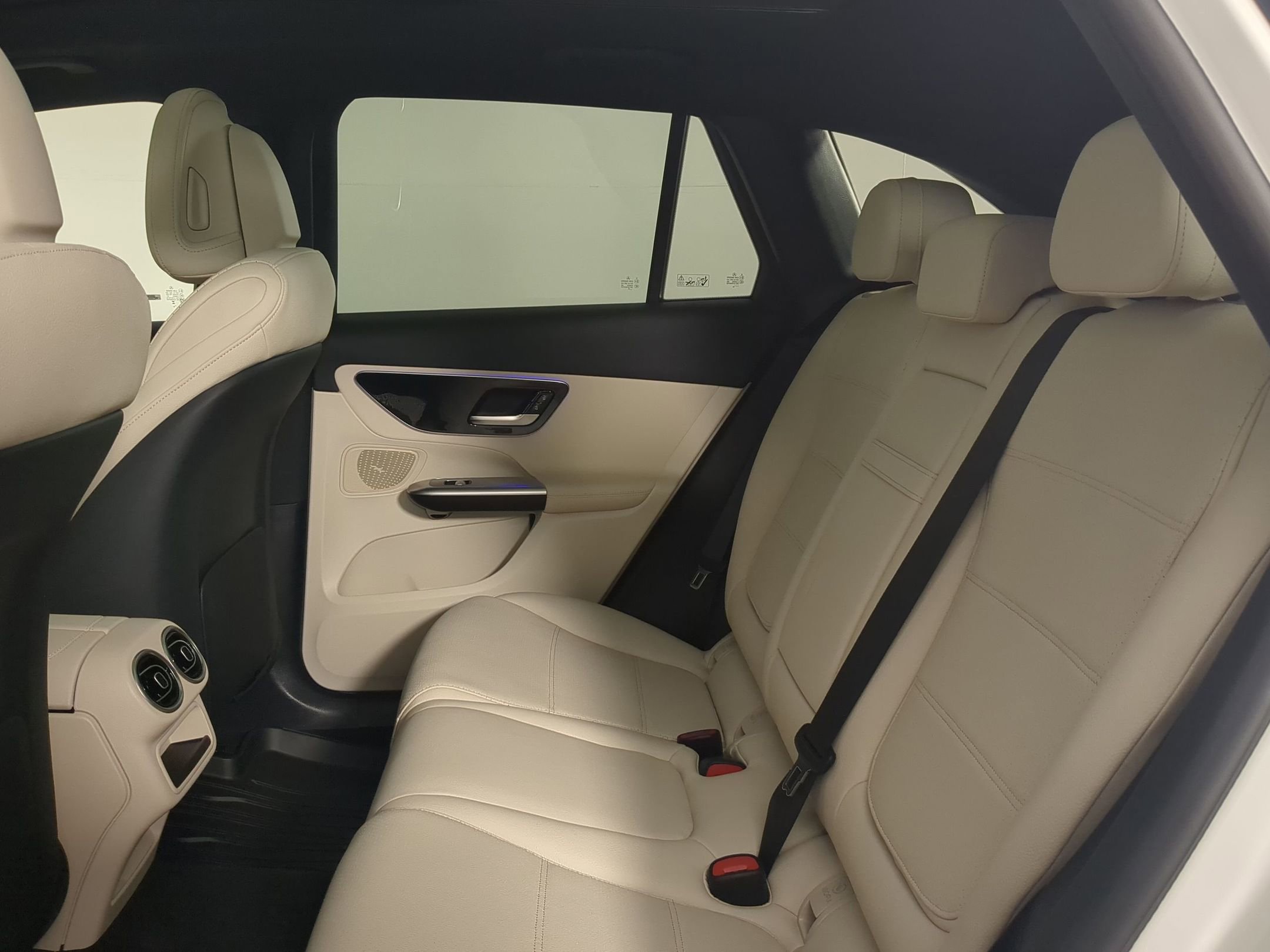 2026 Mercedes Benz GLC 350e 4MATIC photo 9