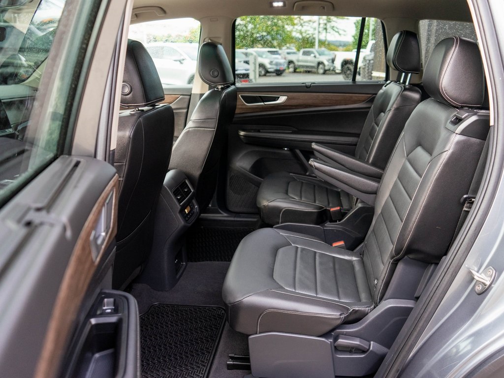 2024 Volkswagen Atlas SEL photo 12