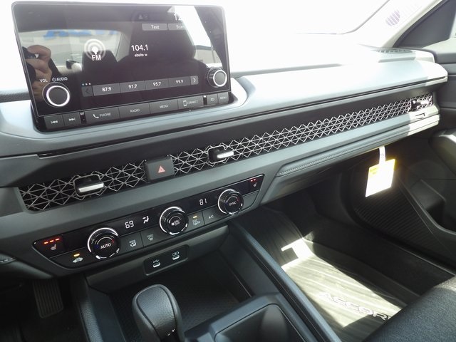 2025 Honda Accord SE photo 22