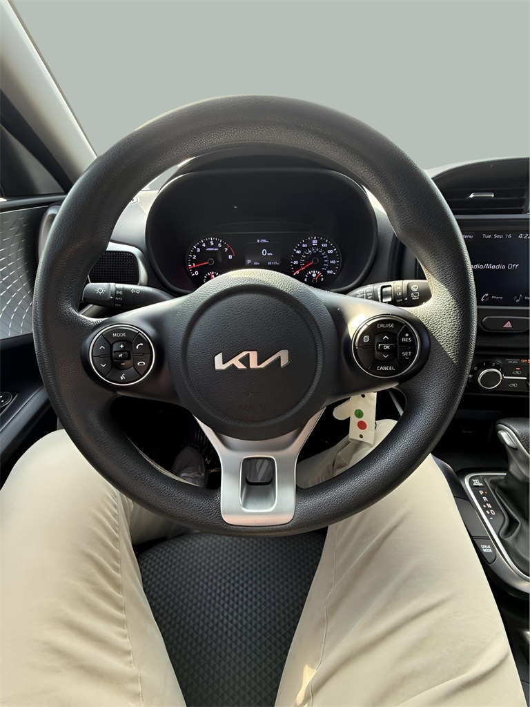 2022 Kia Soul LX photo 22