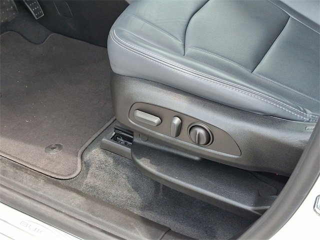 2023 Buick Enclave Essence photo 16
