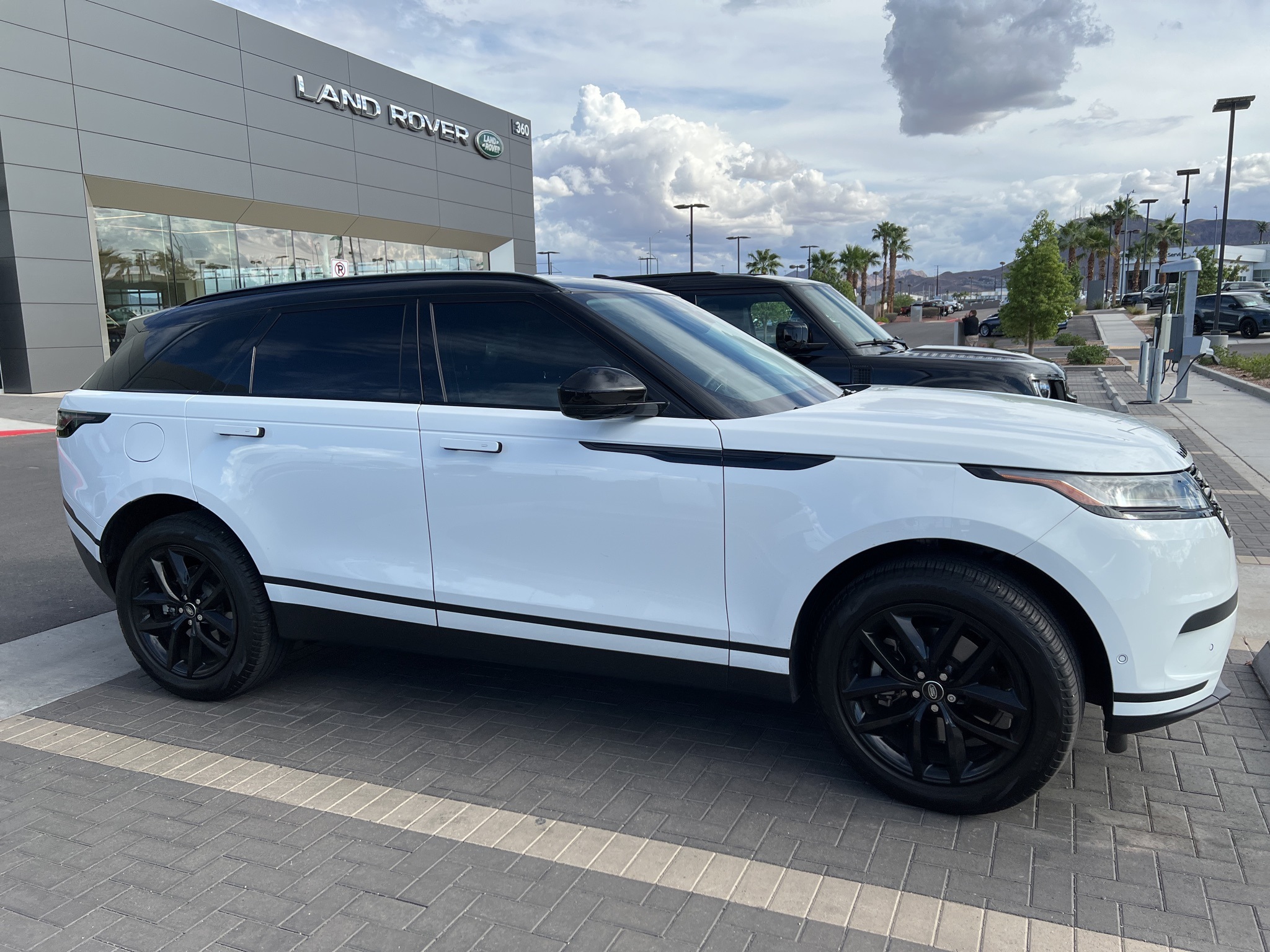 2024 Land Rover Range Rover Velar S photo 5