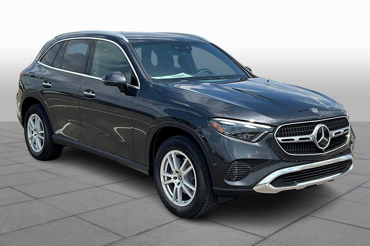 2026 Mercedes Benz GLC 300 photo 2