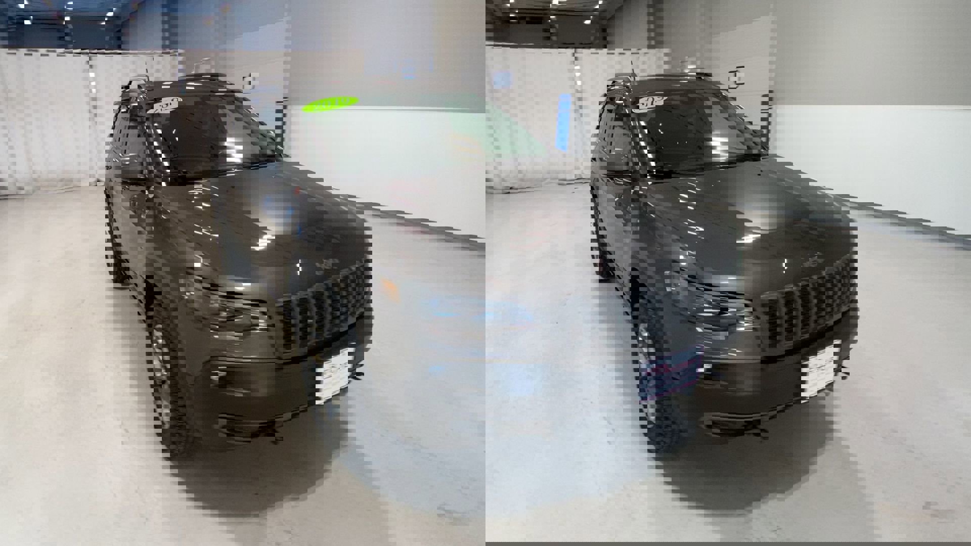 2019 Jeep Cherokee Trailhawk photo 2