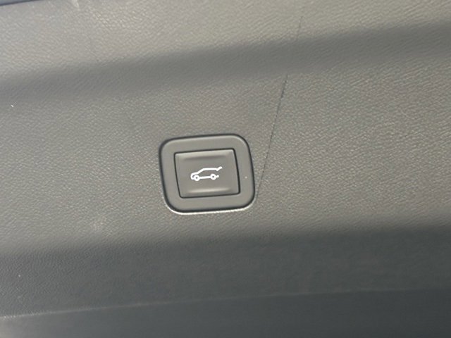 2026 Chevrolet Suburban Premier photo 8