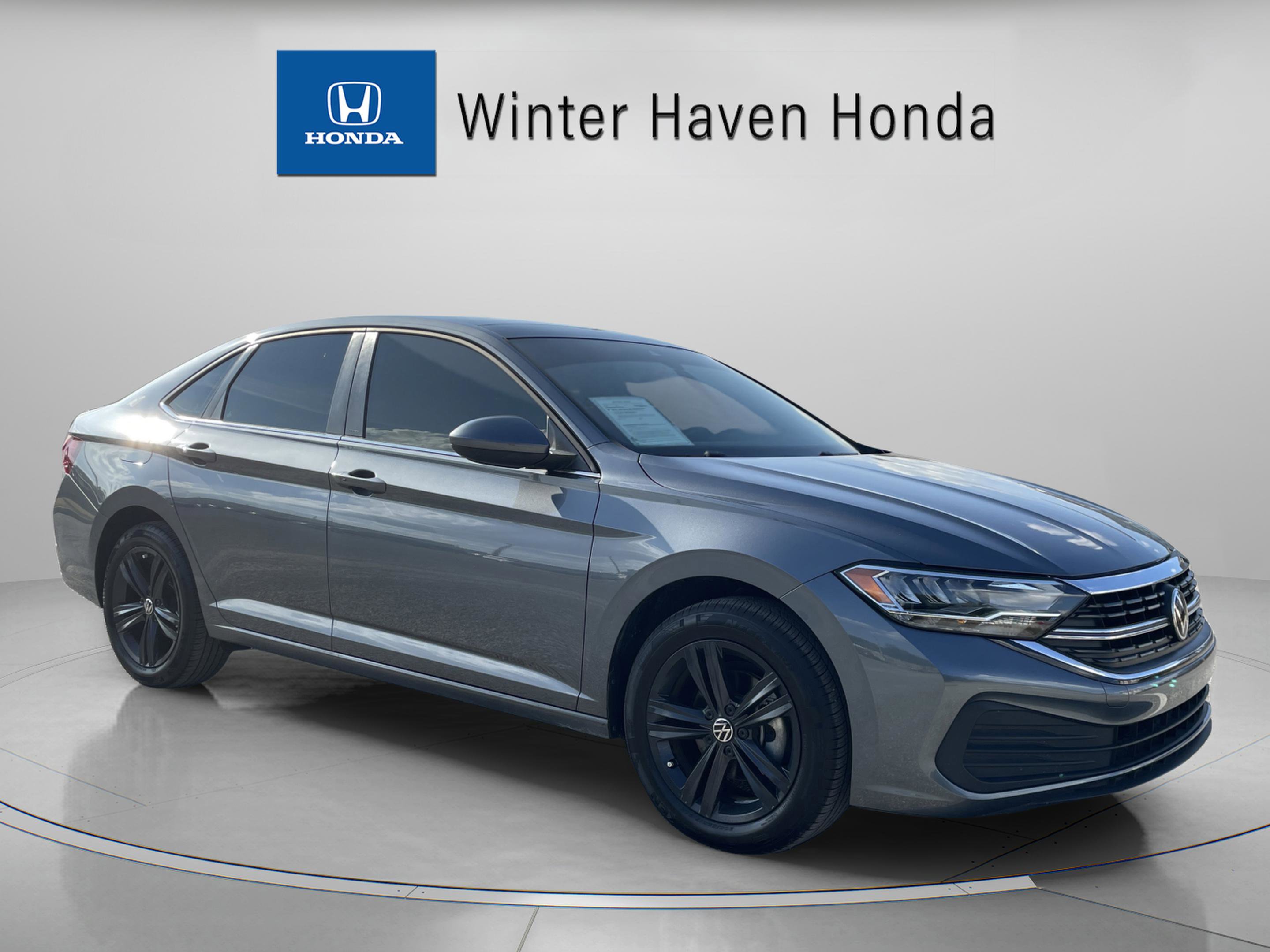 2023 Volkswagen Jetta SE's photo