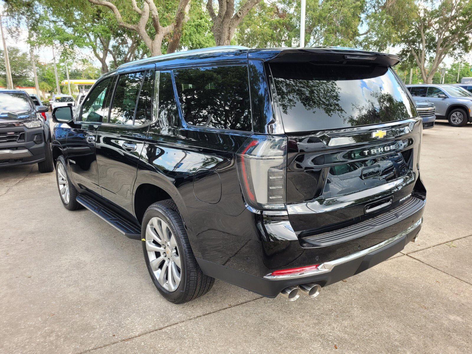 2025 Chevrolet Tahoe Premier photo 5