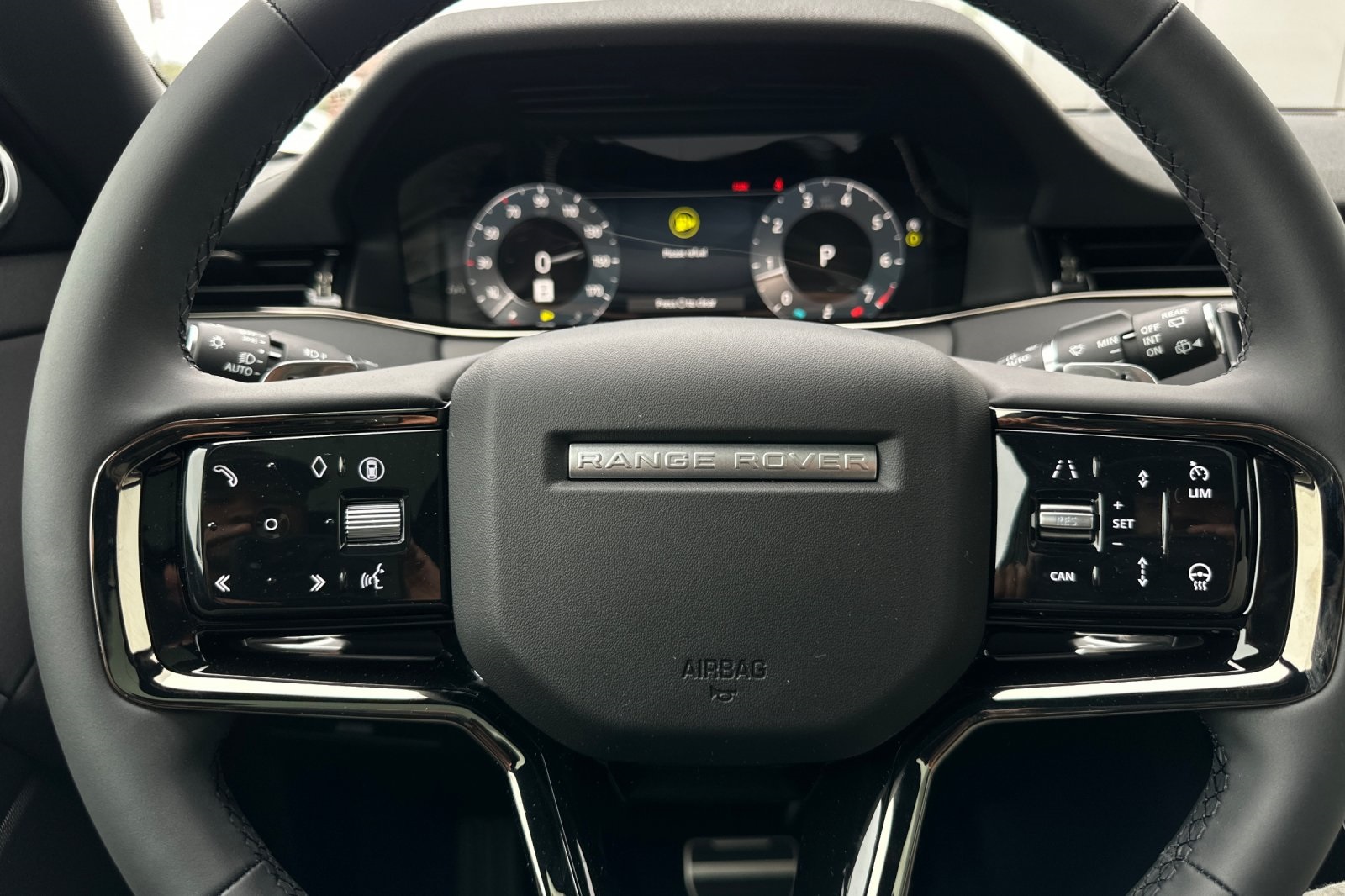 2026 Land Rover Range Rover Evoque Dynamic SE photo 25
