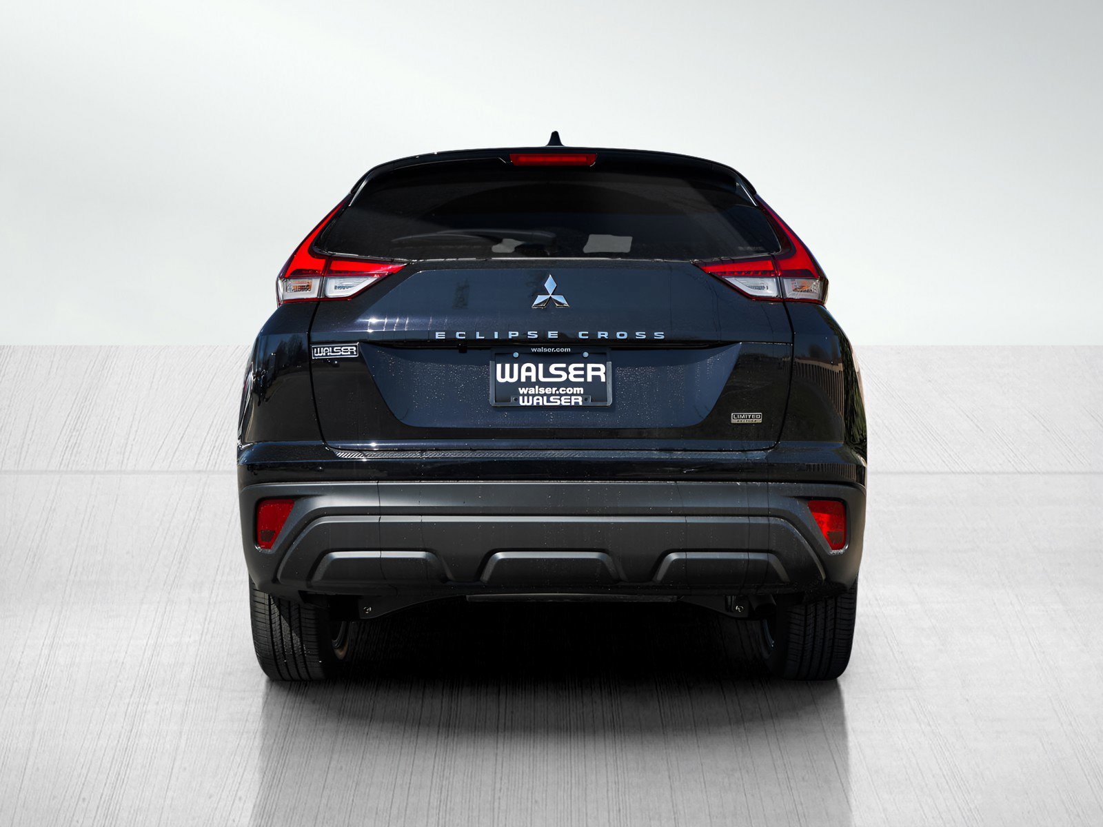 2025 Mitsubishi Eclipse Cross LE photo 2