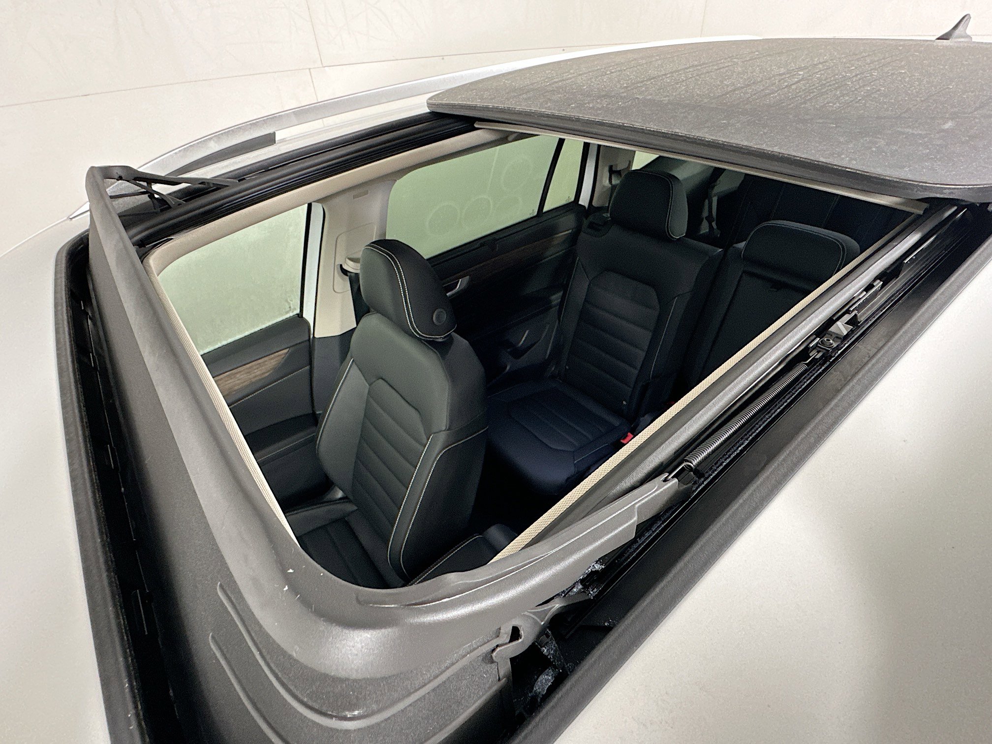 2025 Volkswagen Atlas SEL photo 20