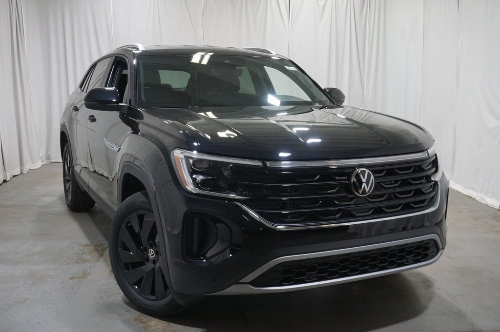 2025 Volkswagen Atlas Cross Sport SE Technology photo 2