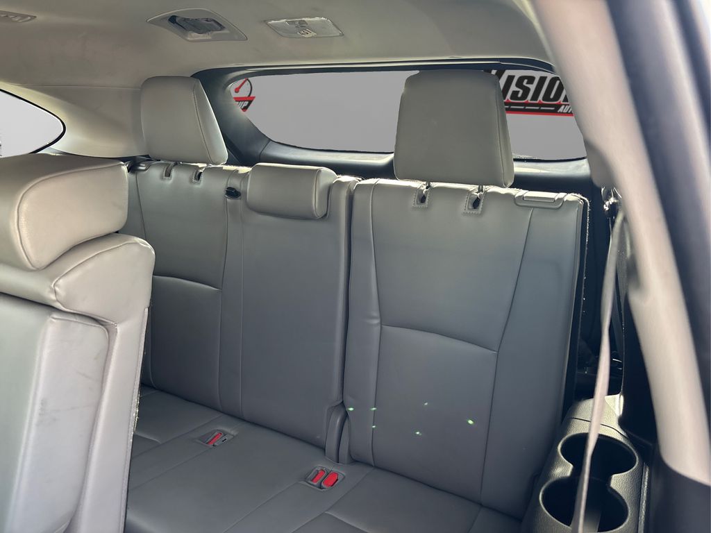 2023 Toyota Highlander L photo 33