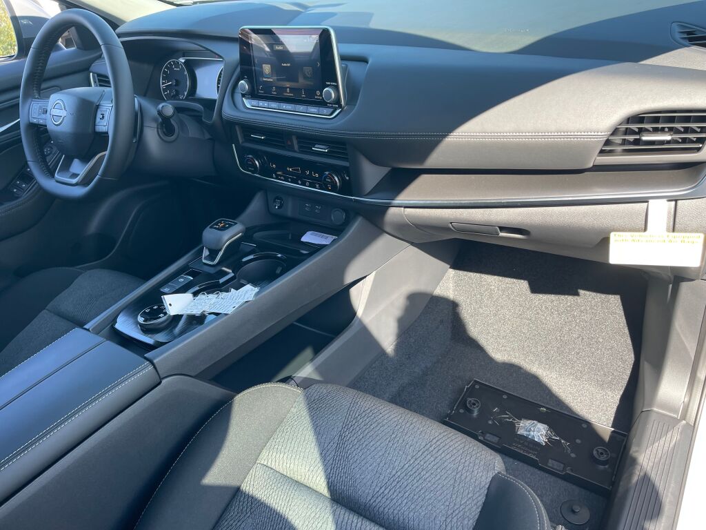 2026 Nissan Rogue SV photo 15