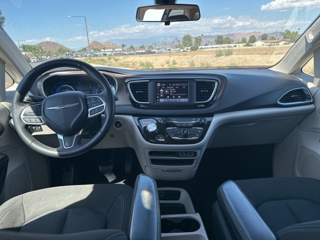 2022 Chrysler Voyager LX photo 19