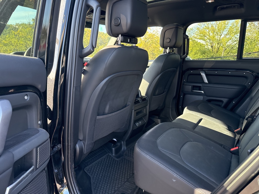 2024 Land Rover Defender 110 X-Dynamic SE photo 7
