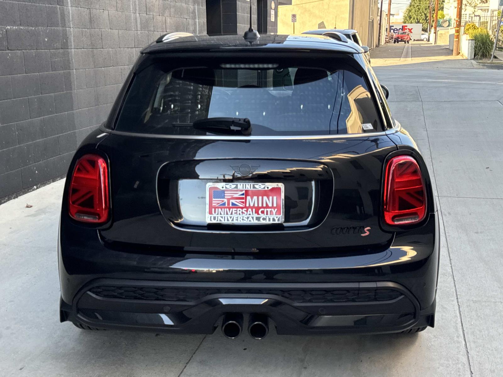 2023 Mini Cooper 4 Door Hardtop S photo 3