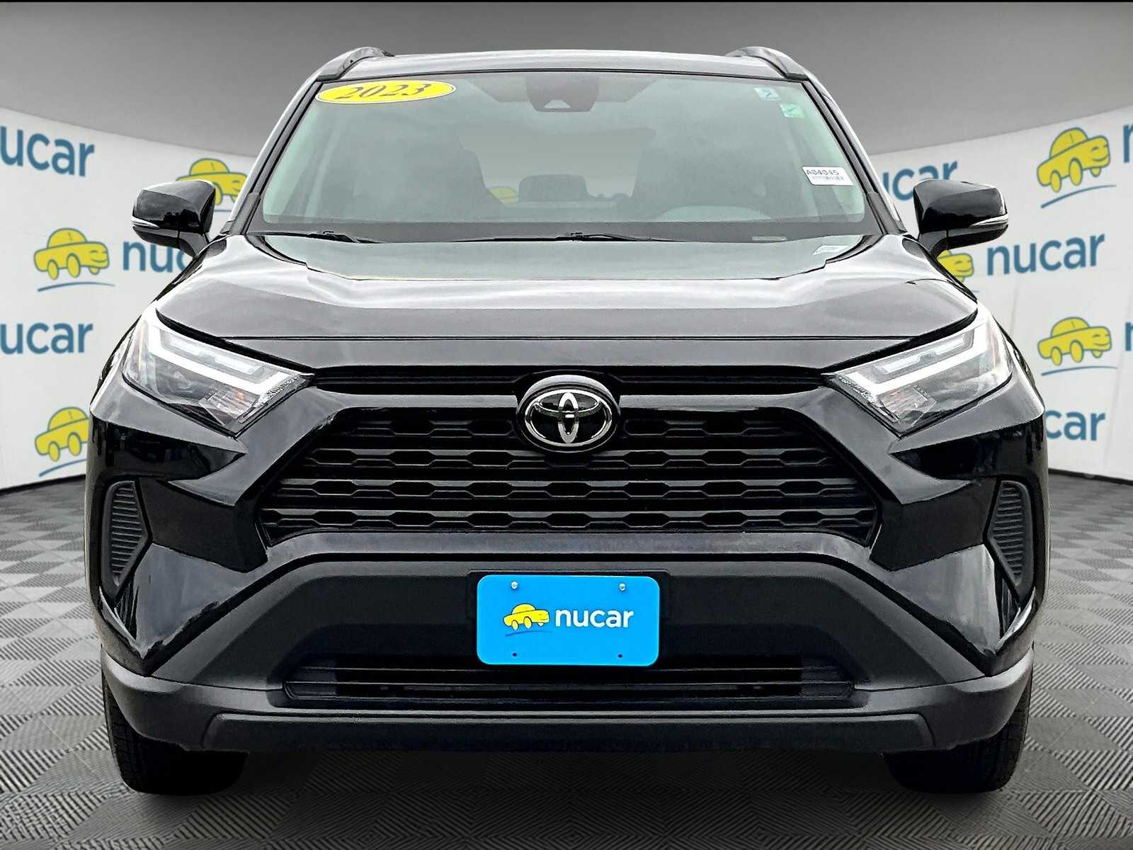 2023 Toyota RAV4 XLE photo 2