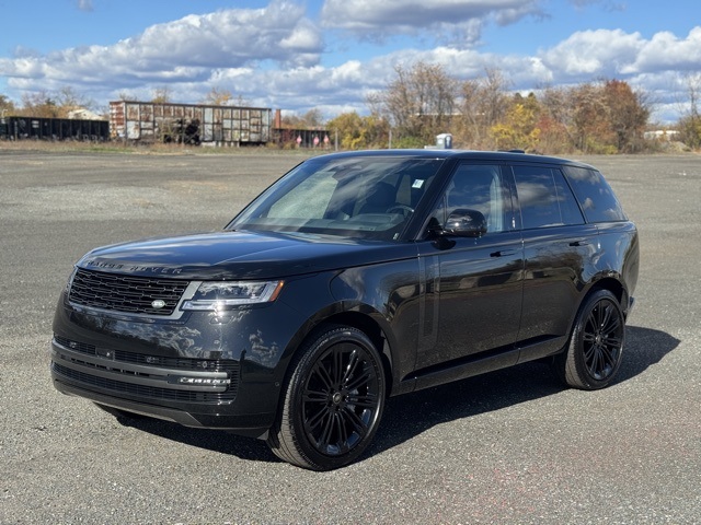 2025 Land Rover Range Rover SE's photo