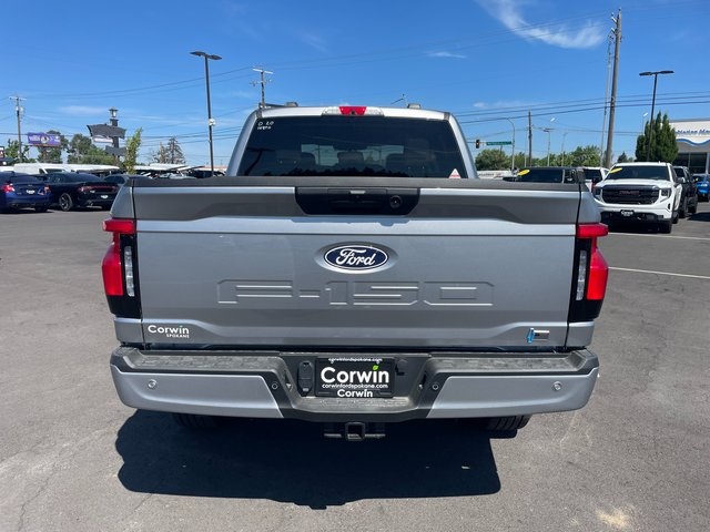 2025 Ford F-150 Lightning Flash photo 16