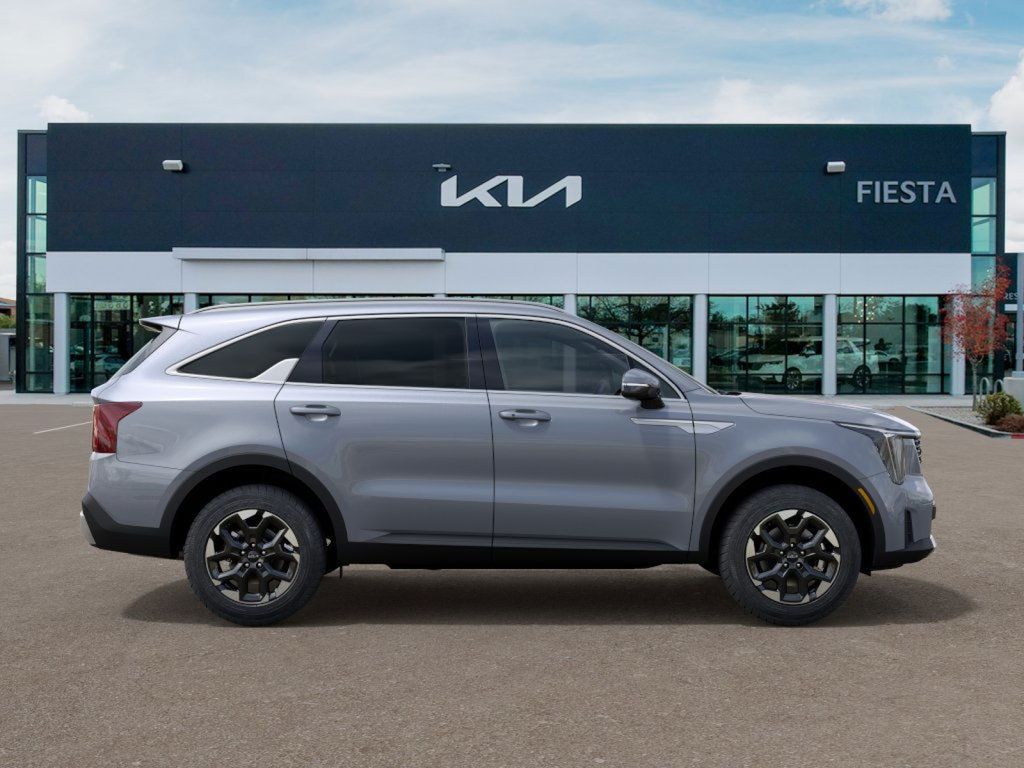 2025 Kia Sorento S photo 6