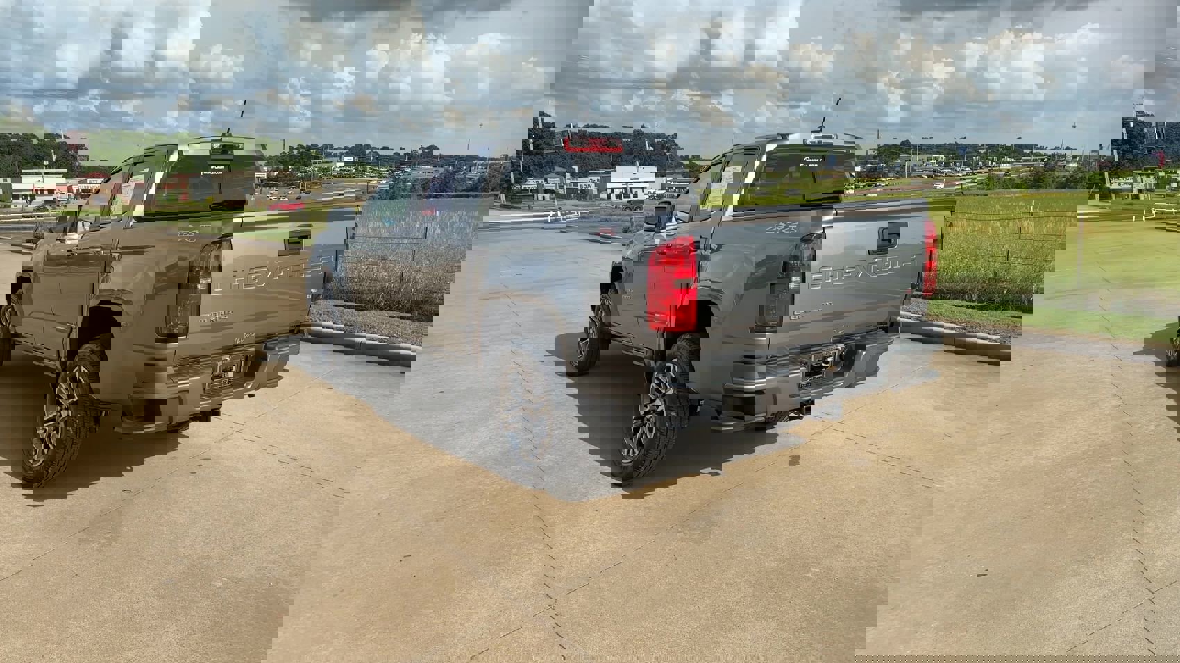 2022 Chevrolet Colorado LT photo 6