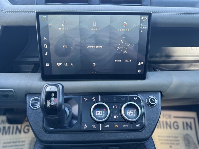2022 Land Rover Defender 110 X-Dynamic SE photo 25