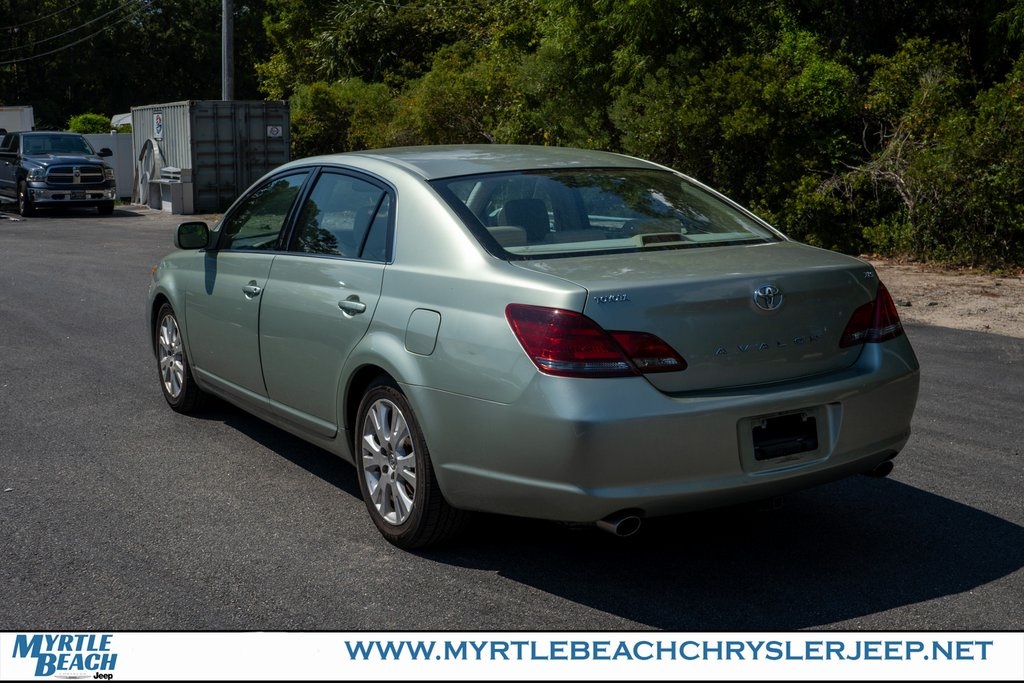 2008 Toyota Avalon XLS photo 2