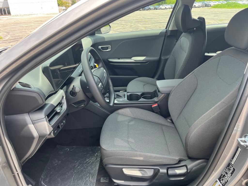 2025 Kia K4 LXS photo 13