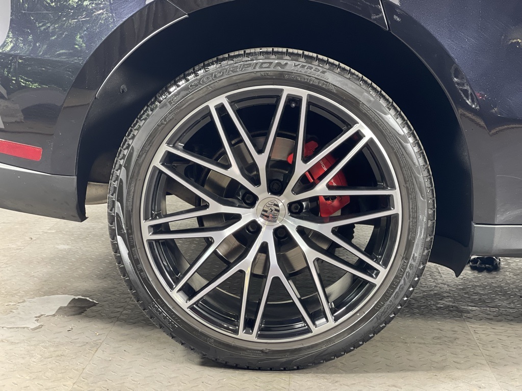 2023 Porsche Macan S photo 11