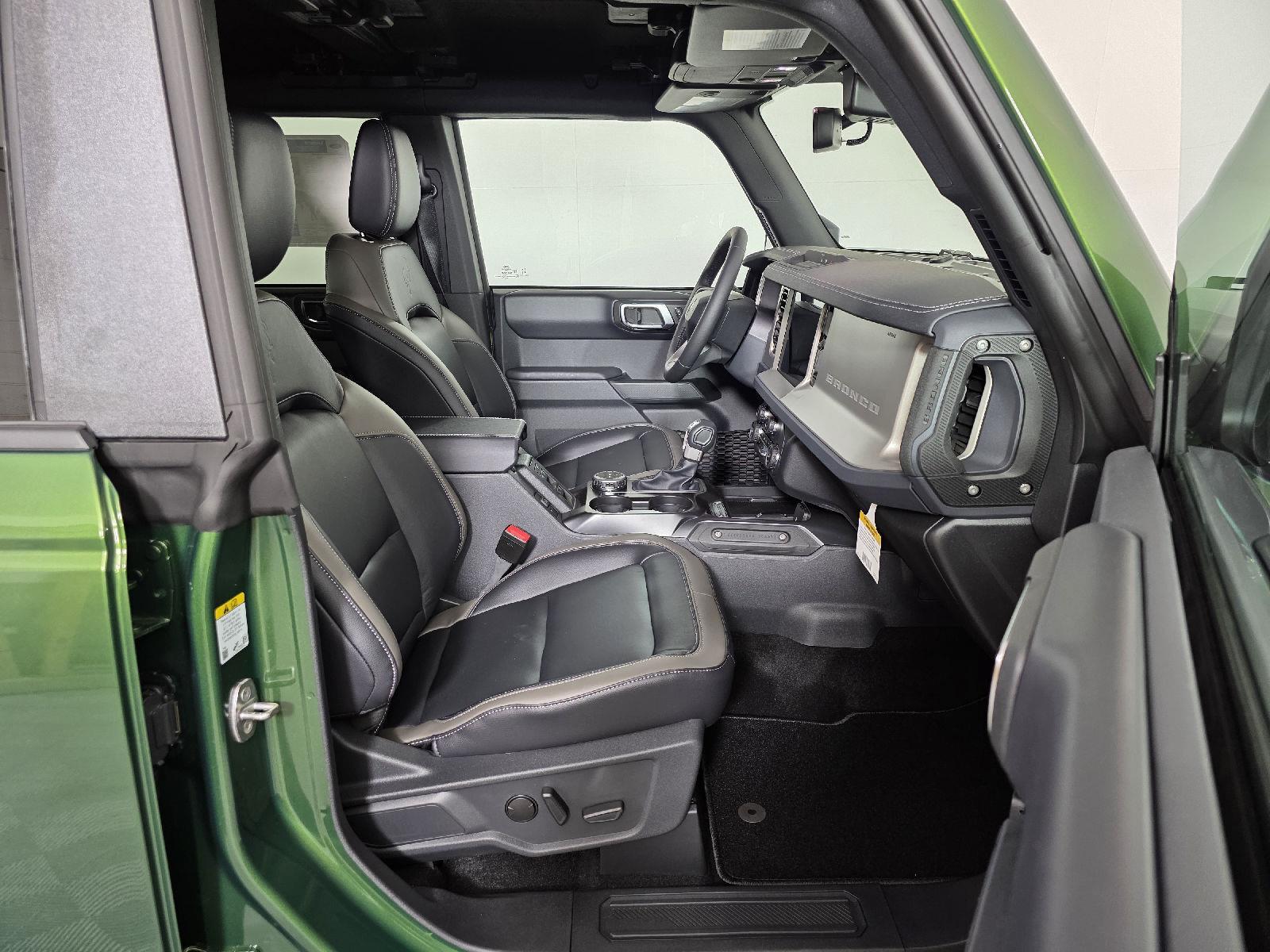 2025 Ford Bronco Outer Banks photo 20