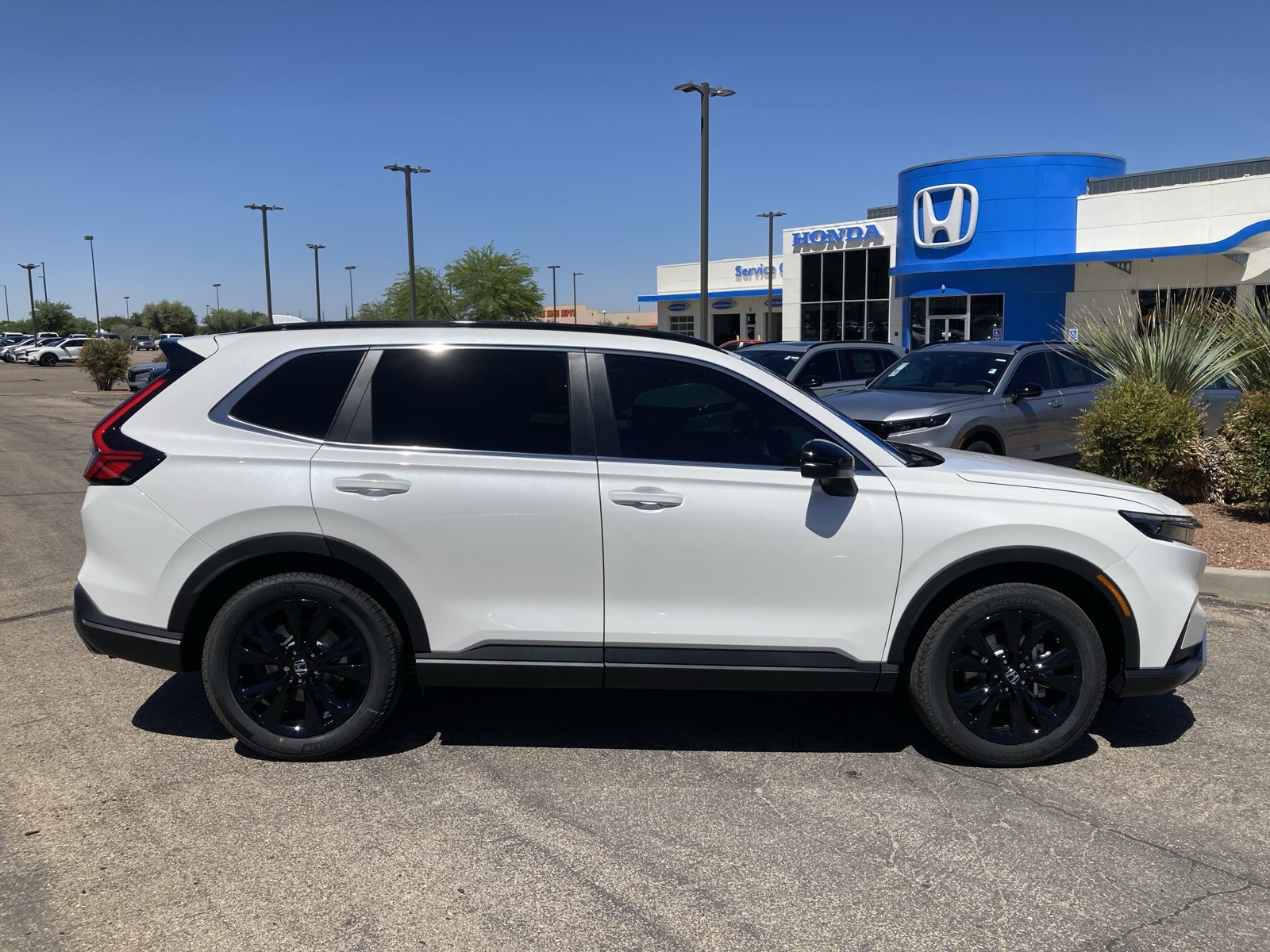 2025 Honda CR-V Hybrid Sport Touring photo 4