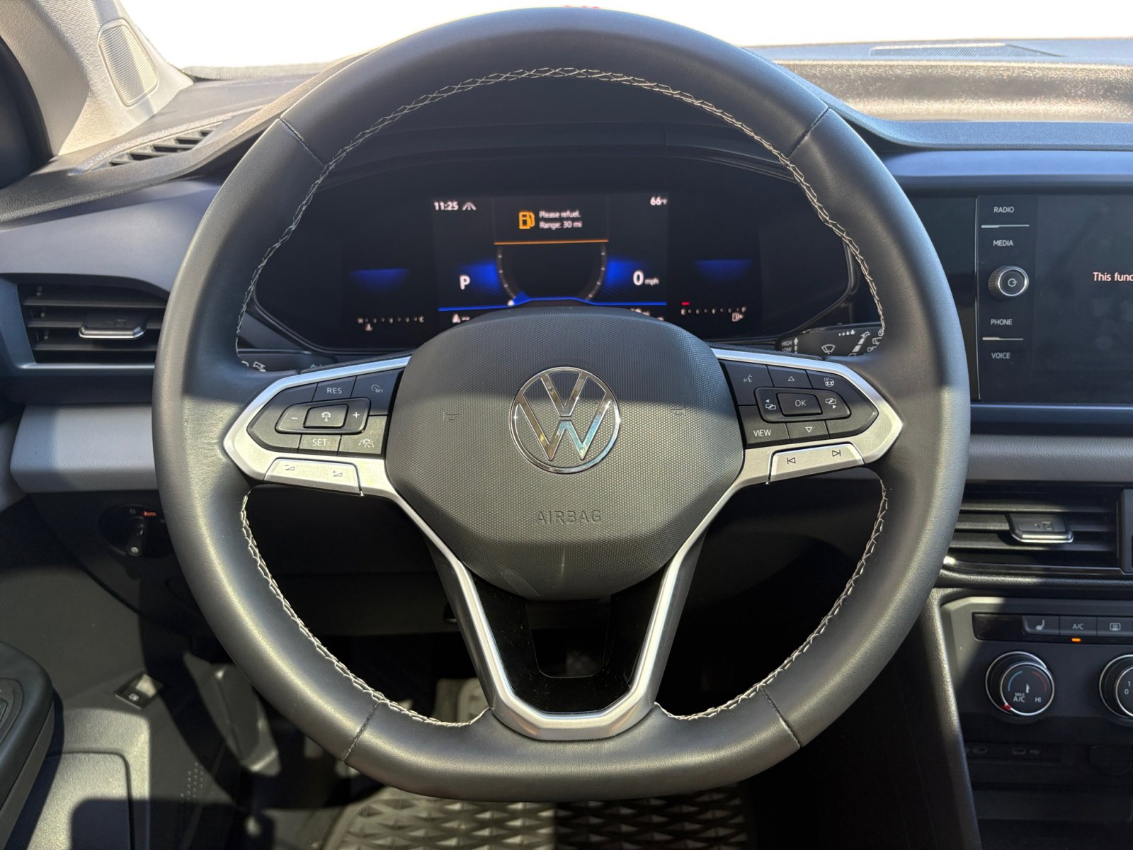 2022 Volkswagen Taos SE photo 9