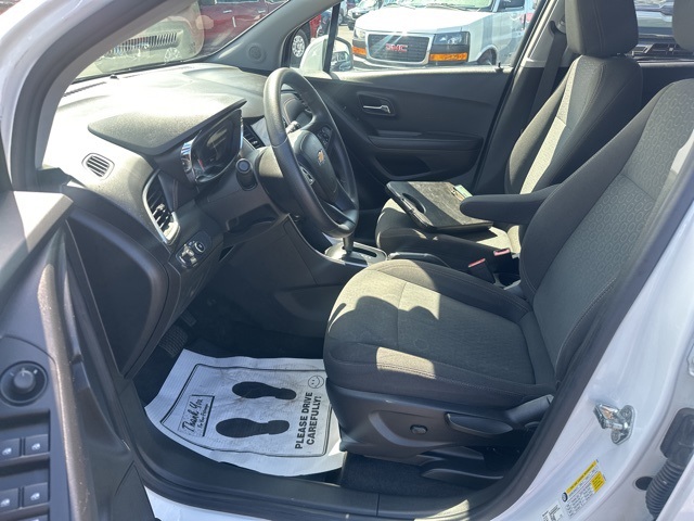 2022 Chevrolet Trax LS photo 11