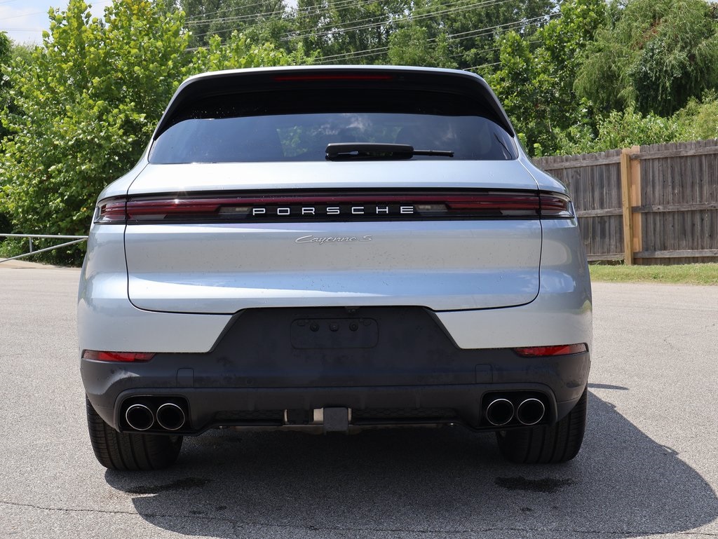 2024 Porsche Cayenne S photo 6