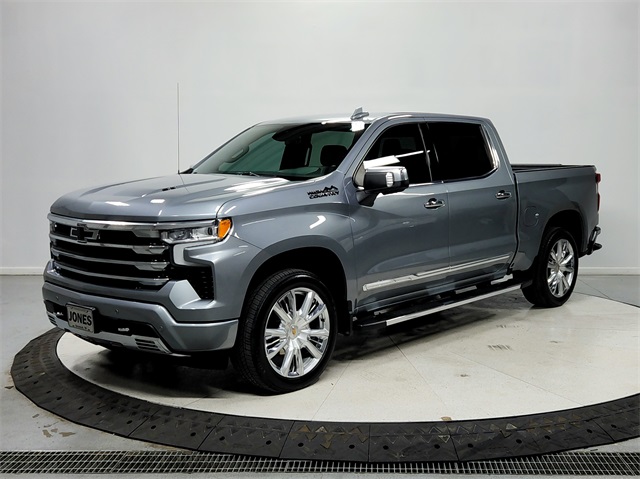 2023 Chevrolet Silverado 1500 High Country photo 3