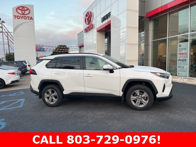 2023 Toyota RAV4 XLE photo 2