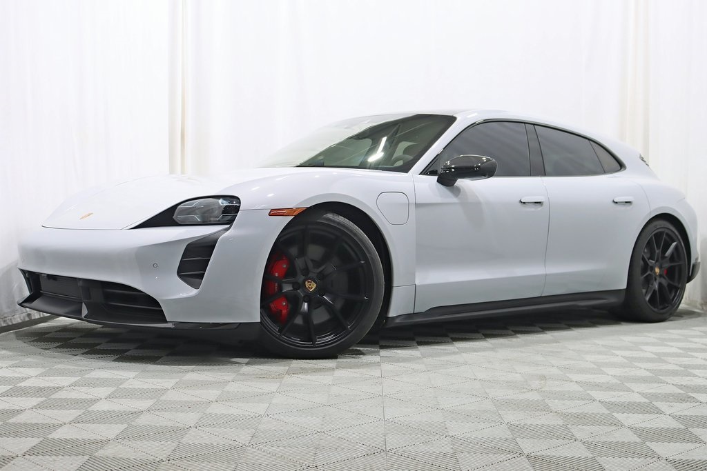 2024 Porsche Taycan GTS photo 2