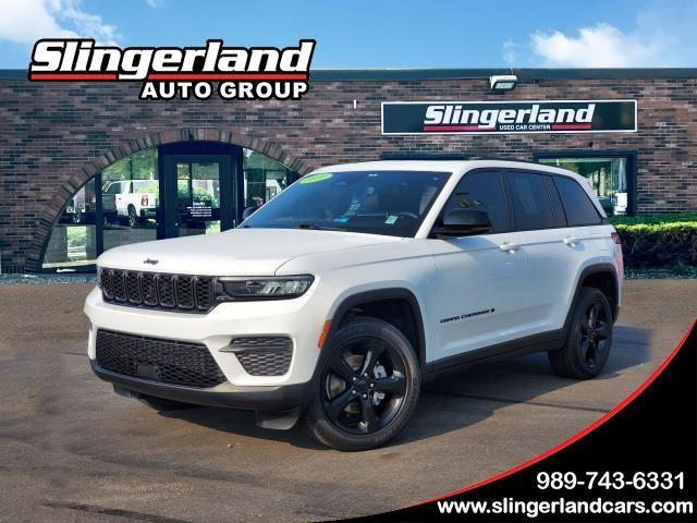2022 Jeep Grand Cherokee Altitude's photo