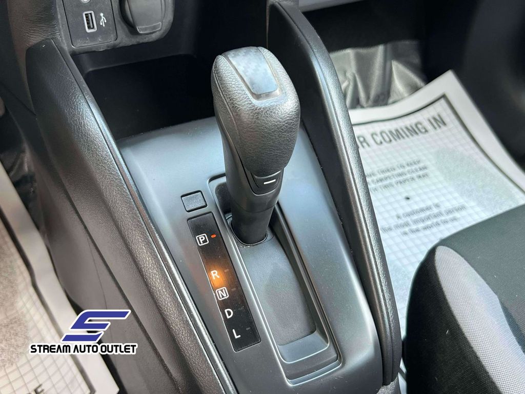 2025 Nissan Versa 1.6 S photo 26
