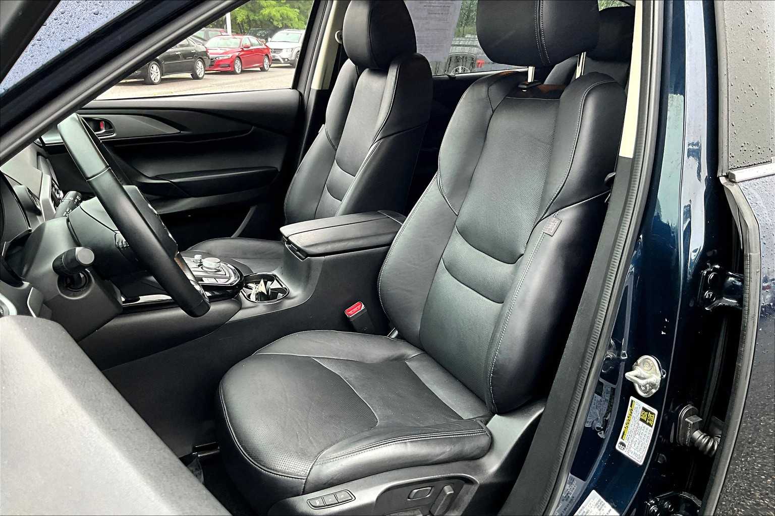 2022 Mazda CX-9 Touring photo 6