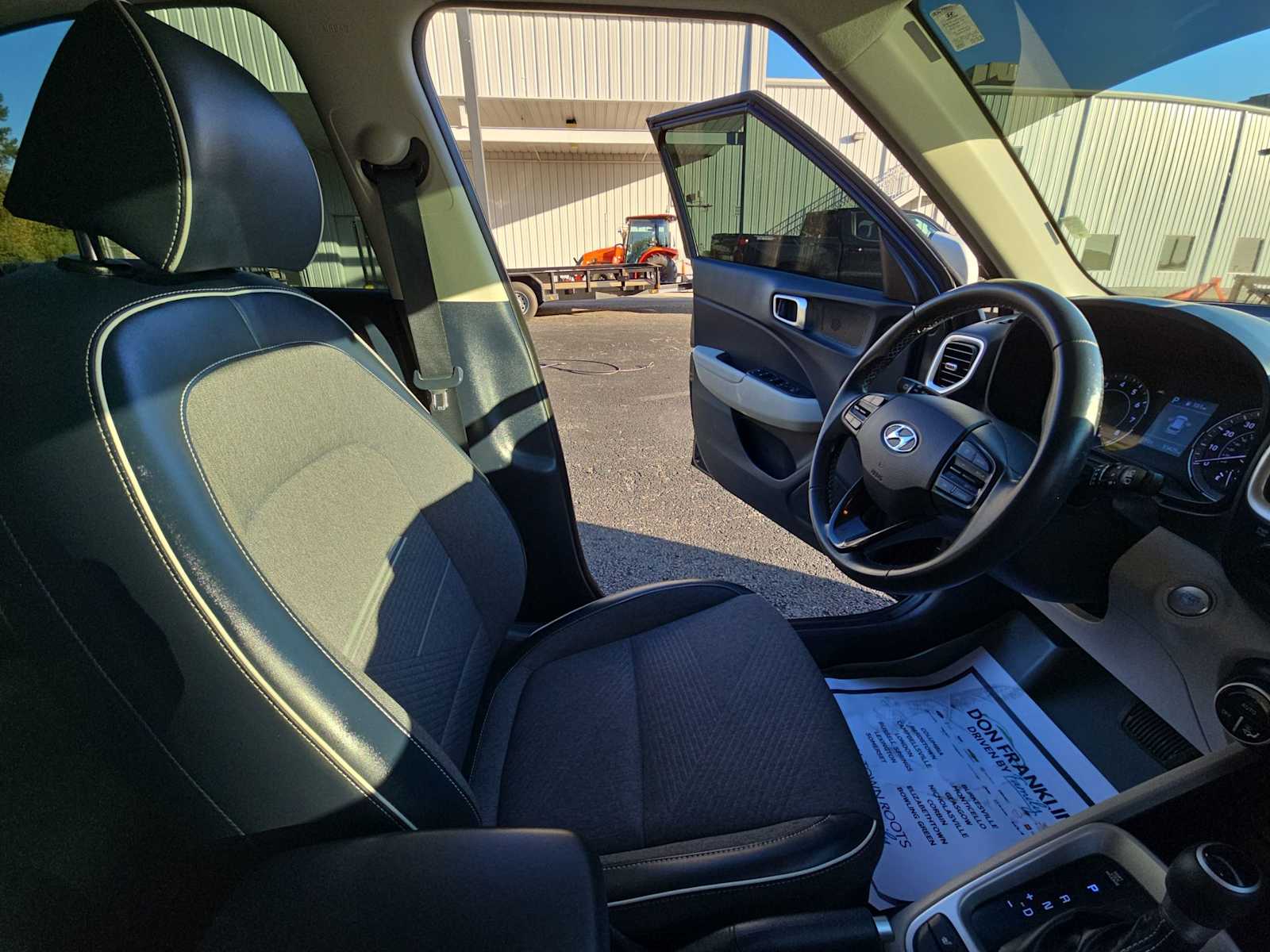 2021 Hyundai Venue SEL Denim photo 9