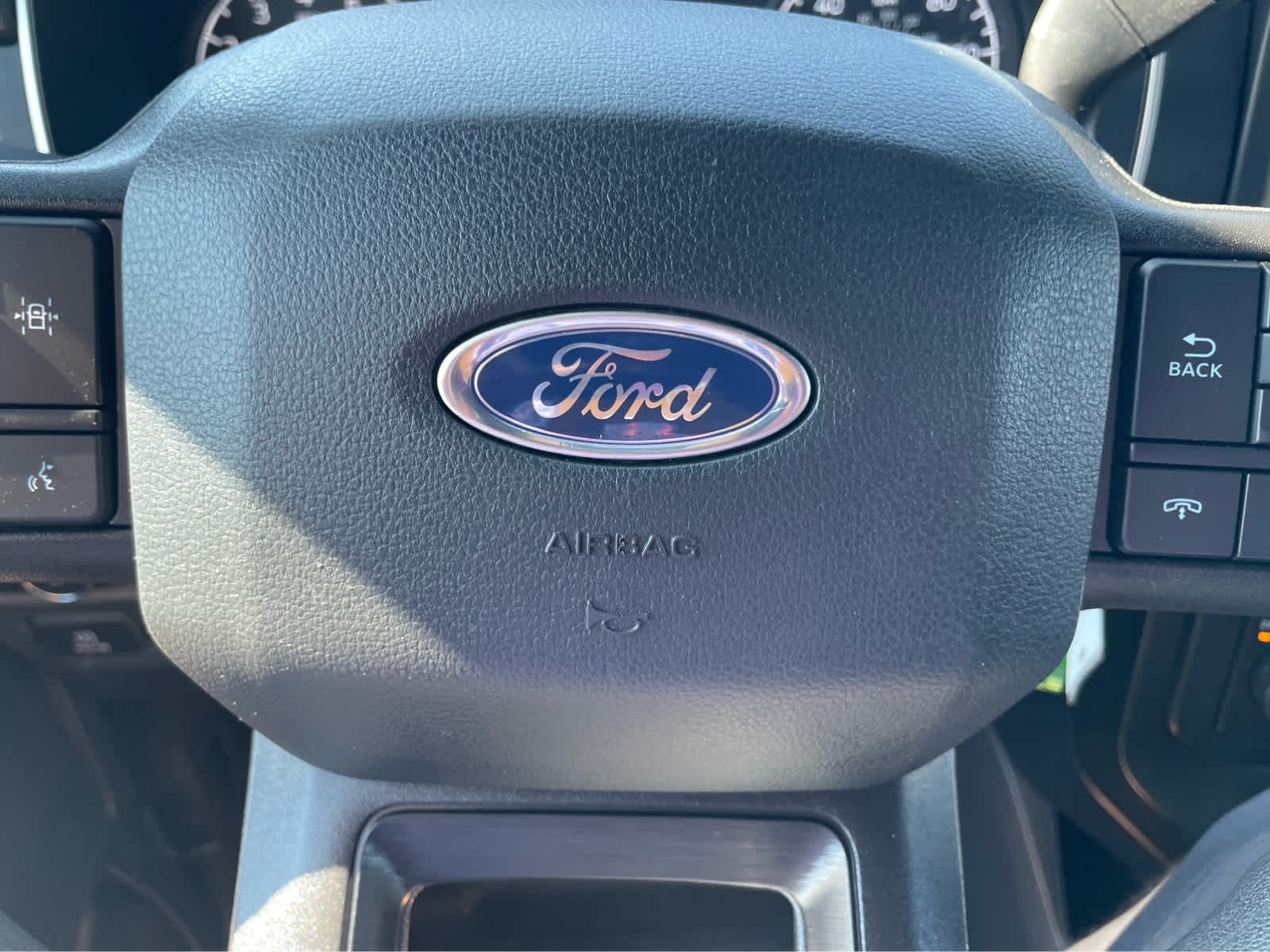 2022 Ford F-150 XL photo 16
