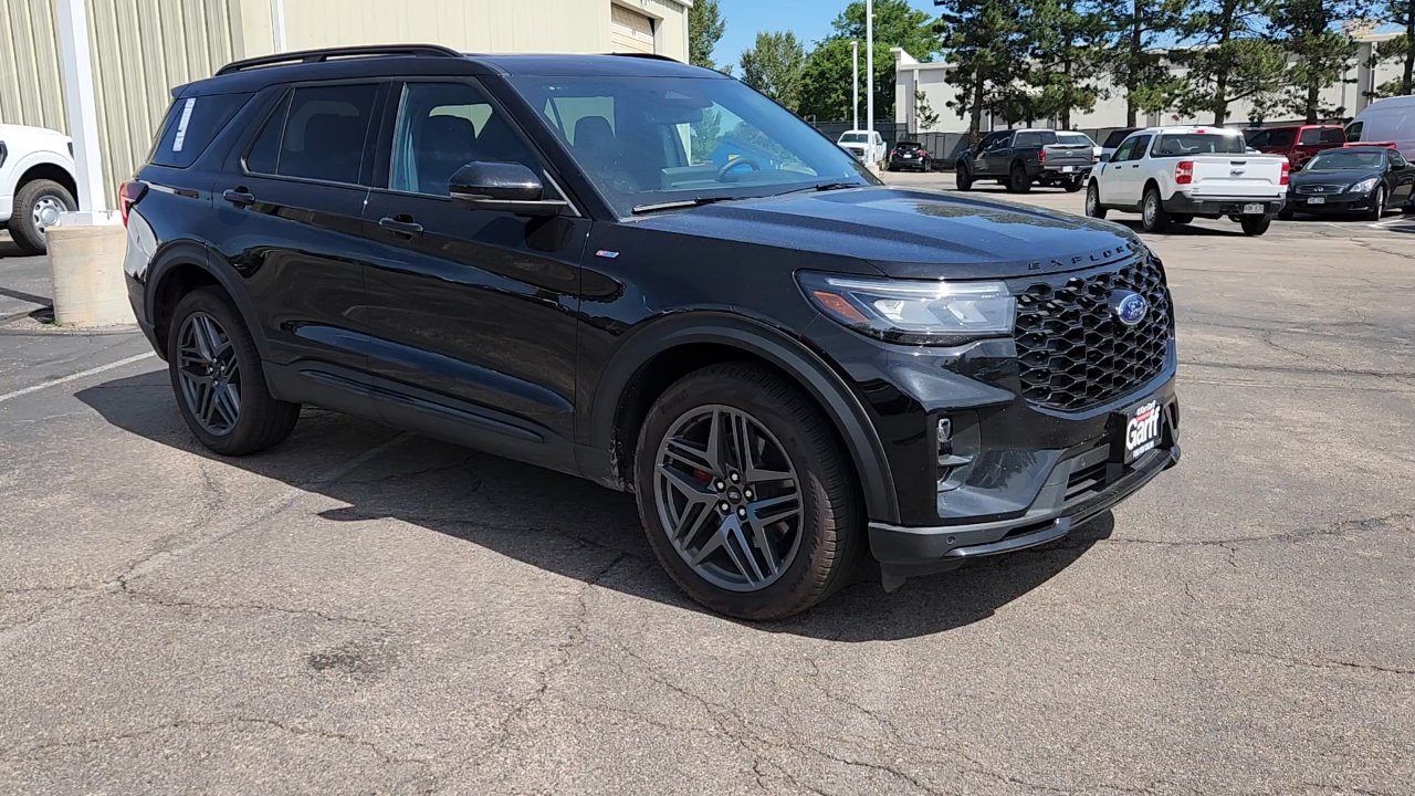 2025 Ford Explorer ST-Line photo 10