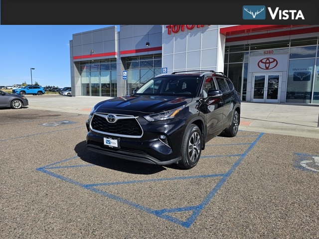 2024 Toyota Highlander XLE's photo