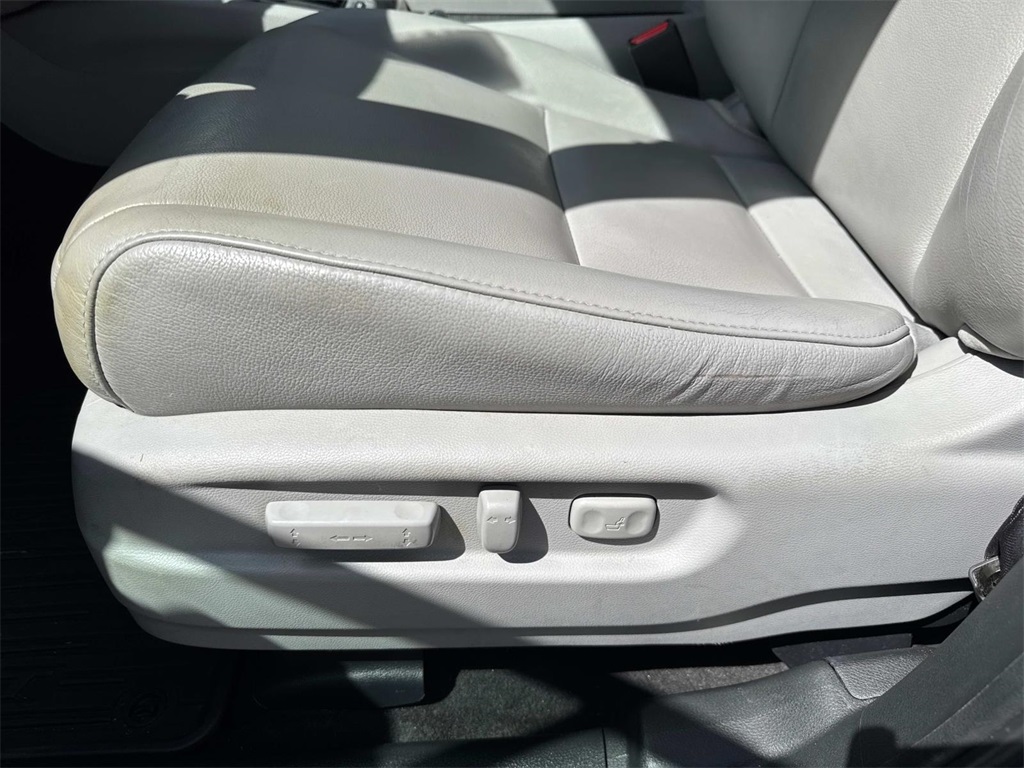 2017 Honda Pilot EX-L photo 16