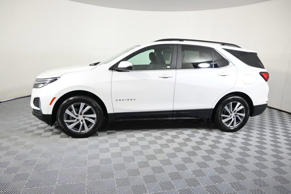 Used 2022 Chevrolet Equinox LT with VIN 3GNAXUEV2NL256234 for sale in Forest Lake, Minnesota