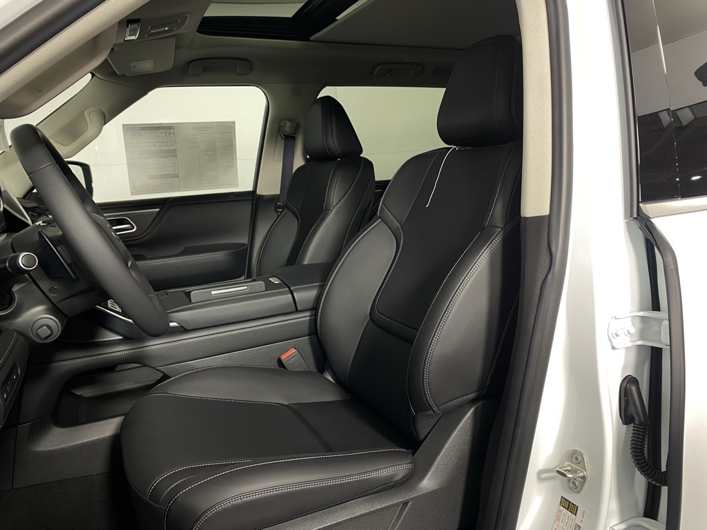 2026 Infiniti QX80 Pure photo 21